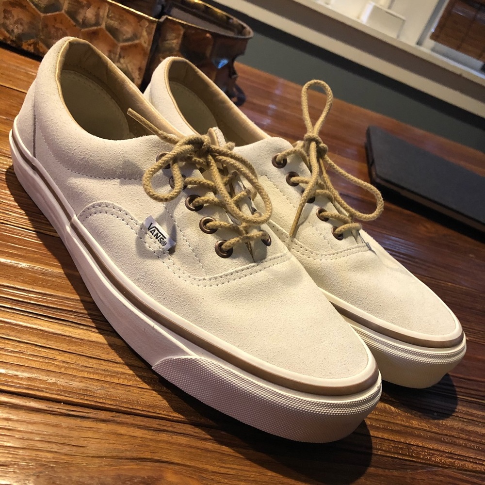 Men’s off white suede vans